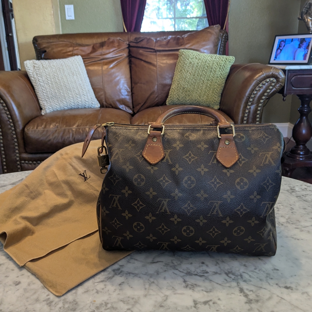 Louis Vuitton Monogram Canvas Speedy 30